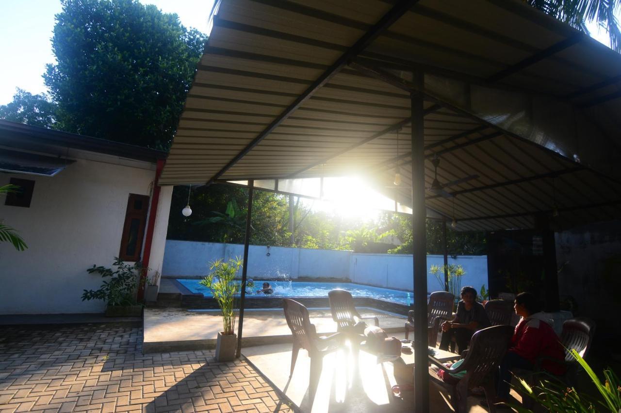 Kutumbaya Apartamento Anuradhapura Exterior foto
