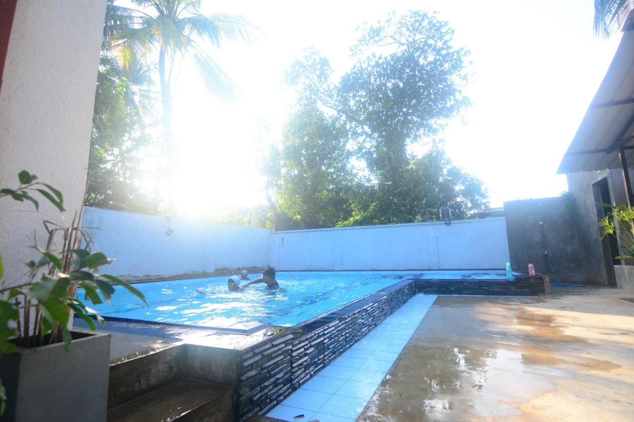 Kutumbaya Apartamento Anuradhapura Exterior foto