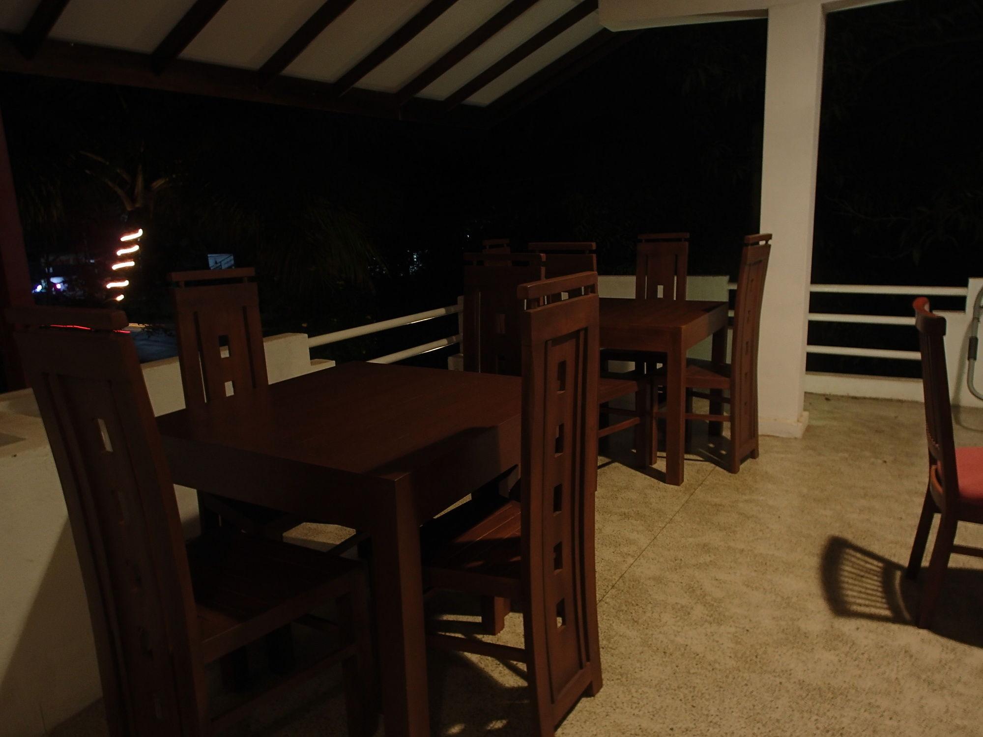 Kutumbaya Apartamento Anuradhapura Exterior foto