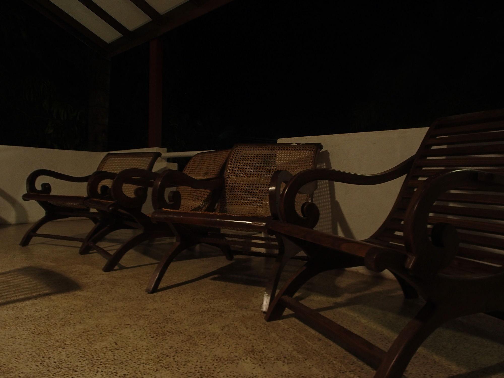 Kutumbaya Apartamento Anuradhapura Exterior foto