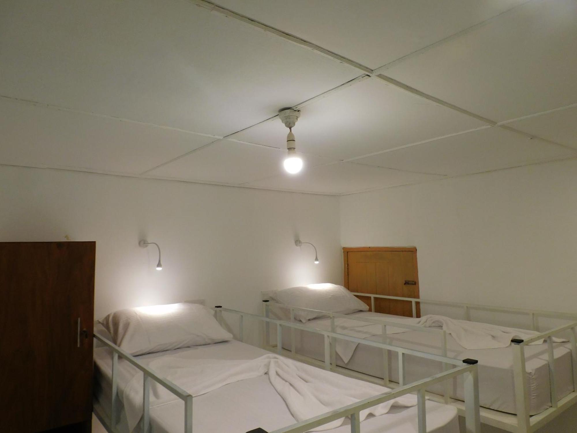 Kutumbaya Apartamento Anuradhapura Exterior foto