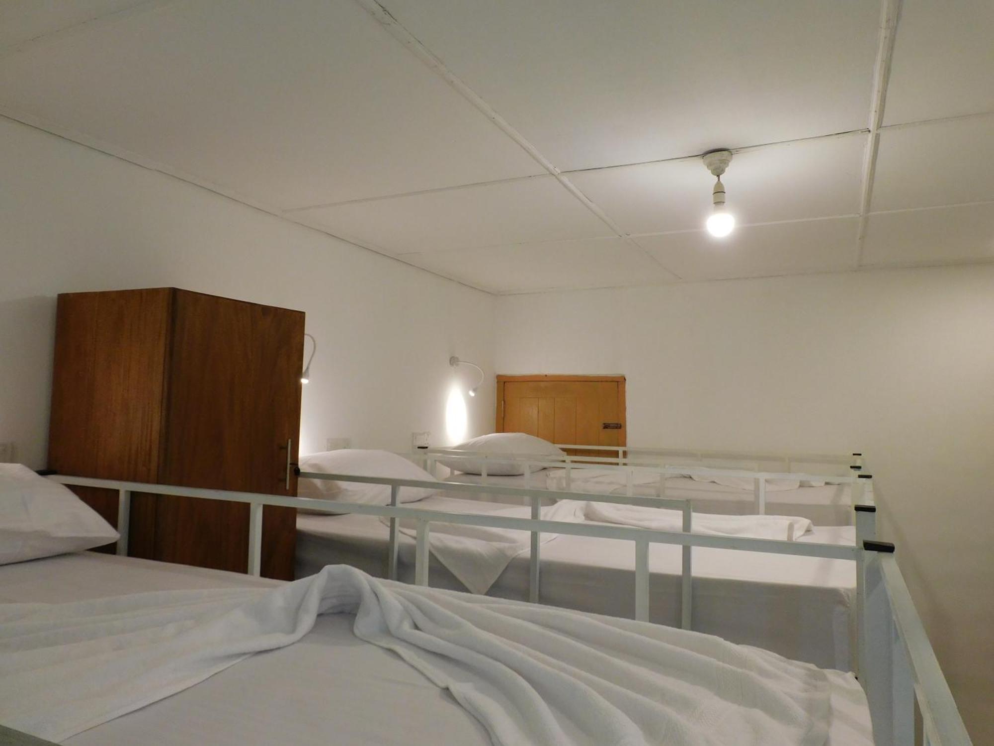 Kutumbaya Apartamento Anuradhapura Exterior foto