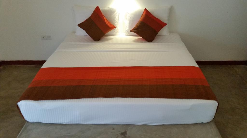 Kutumbaya Apartamento Anuradhapura Exterior foto