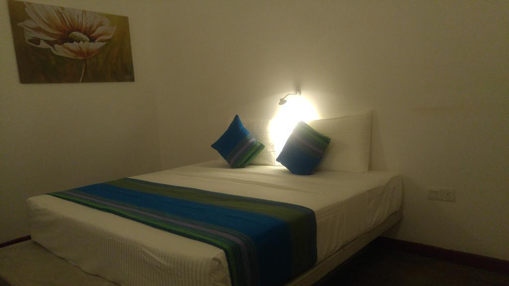 Kutumbaya Apartamento Anuradhapura Exterior foto
