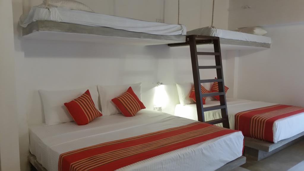 Kutumbaya Apartamento Anuradhapura Exterior foto