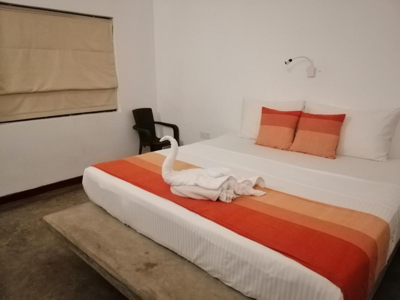 Kutumbaya Apartamento Anuradhapura Exterior foto